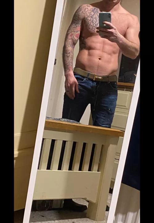 (40) Let’s role play… you be McDonald’s and I’ll be Burger King, I’ll have it my way and you’ll be loving it 😈