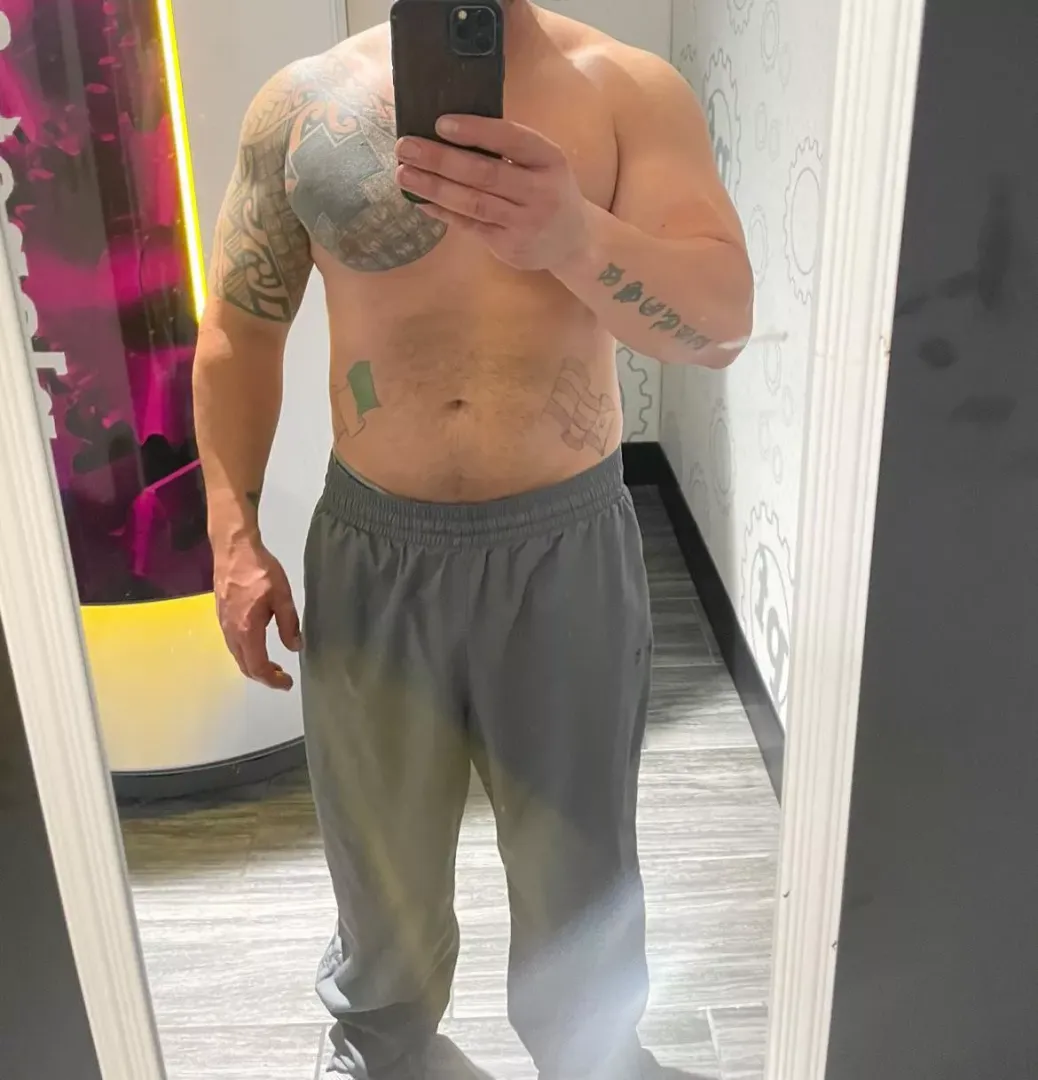 [40] Newly single after 14 years! Working hard to get my young-man’s body back!