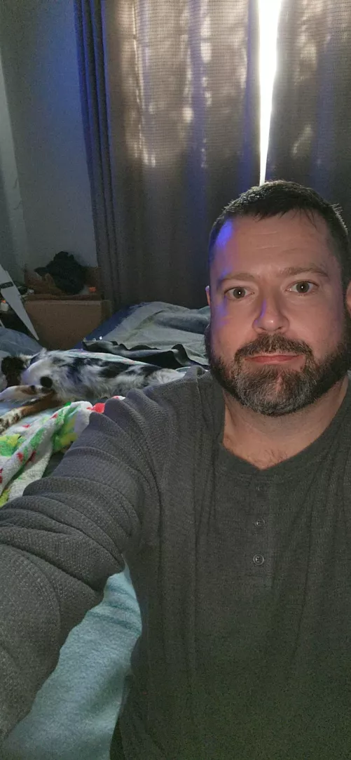 40 years old very submissive. looking for verbal dom. Interested in being denied, ruined orgasms, foot worship. Really wanting to be a slave.