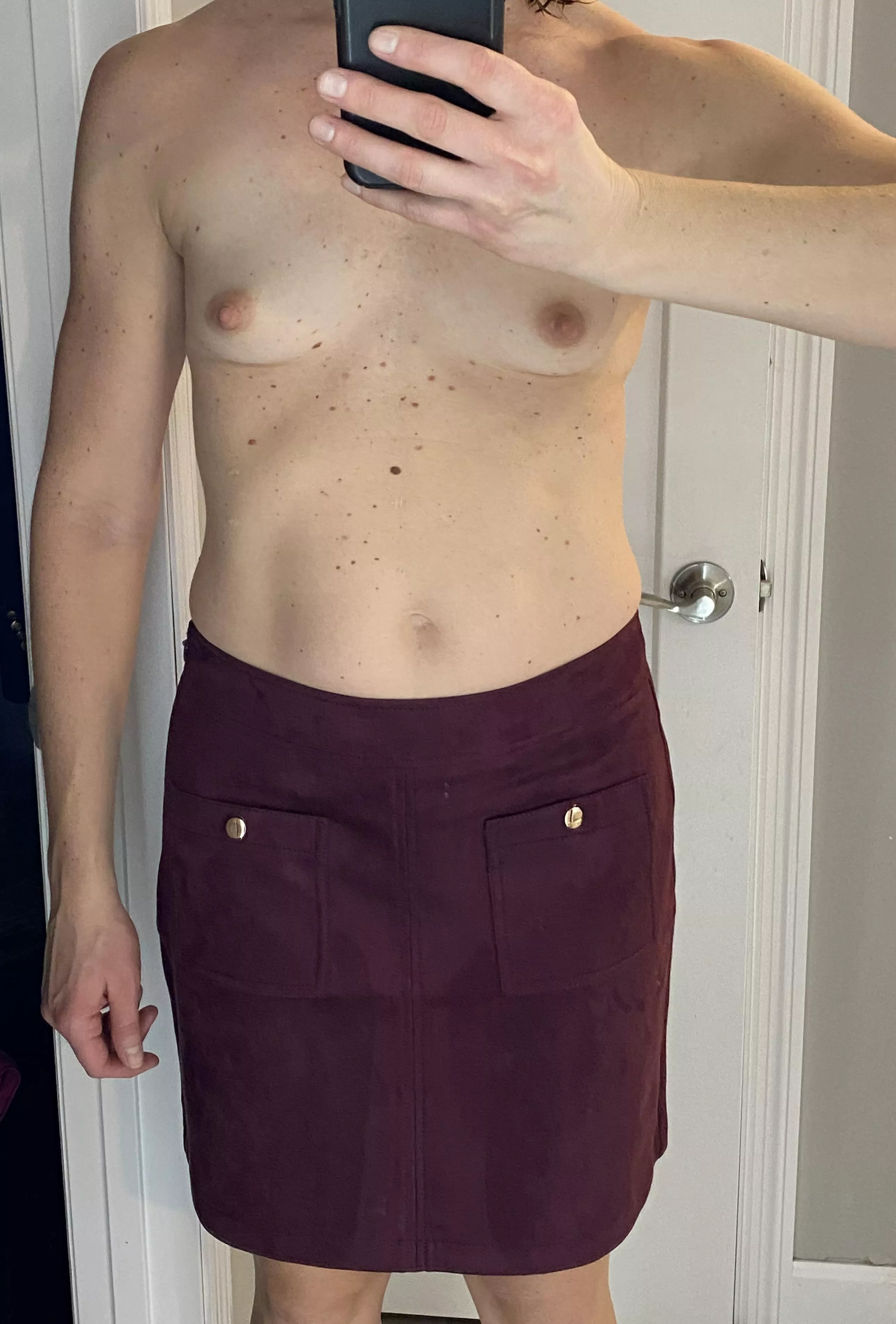 40ish MILF with some little BooBies…