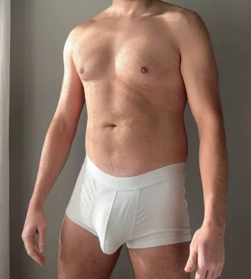 (42) Bulge in white 