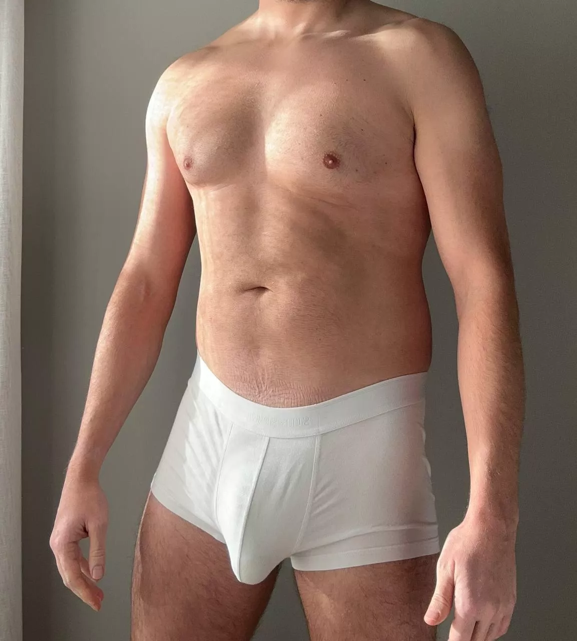 (42) Bulge in white 