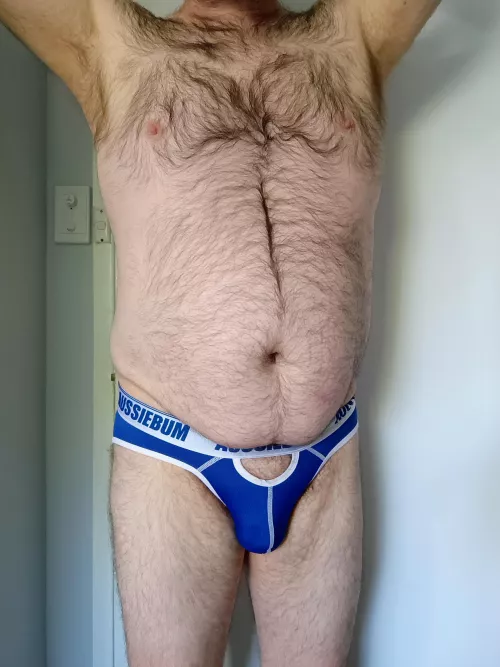 (42) Hi boys. DMs open. 
