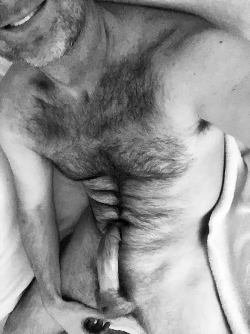 [42] Need a hairy daddy to keep you warm? PM’s welcome