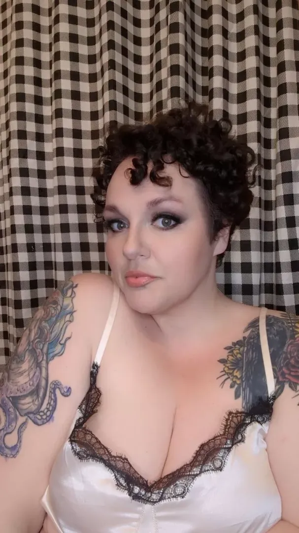42 yo cougar