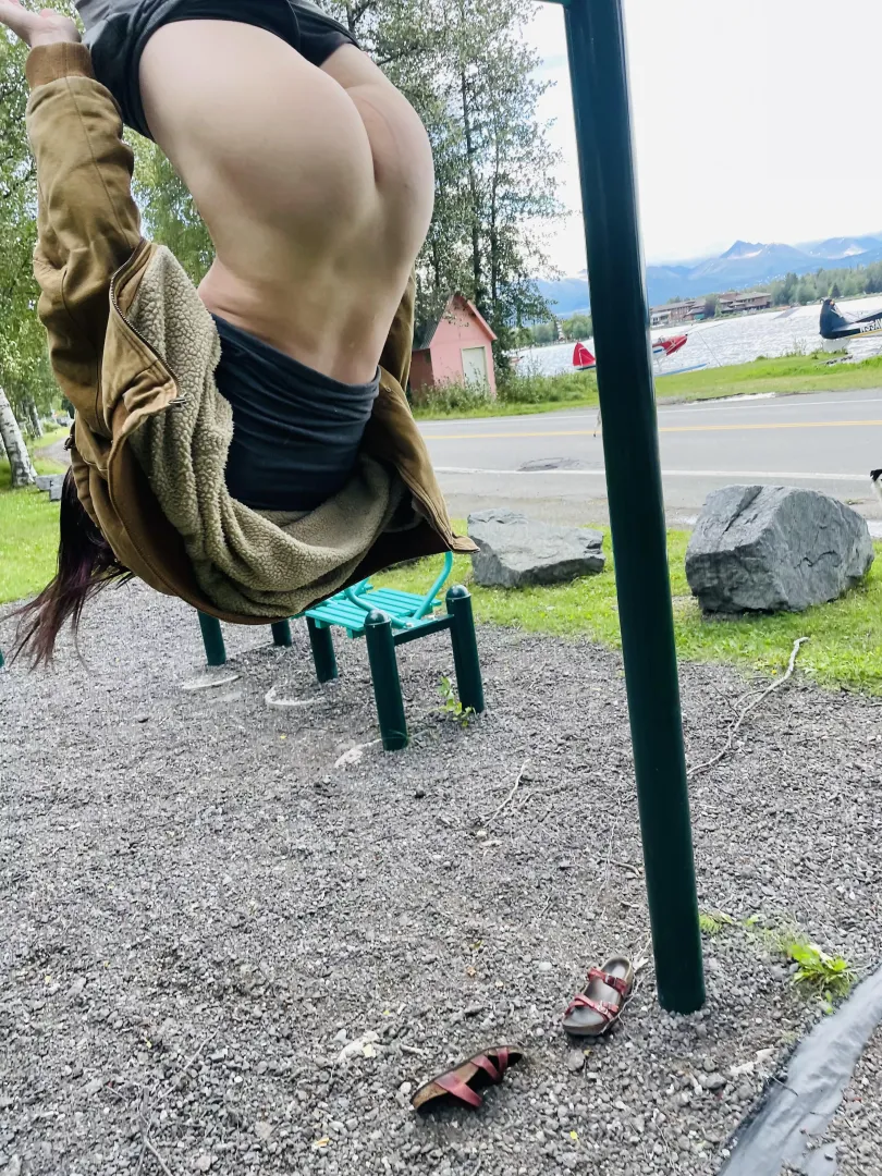 42F Alaska - Want to hang out with me?? Or does the road make you shy?