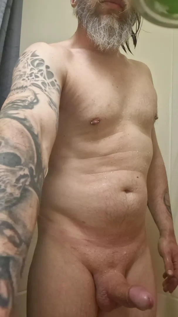 42(m) hi from Germany
