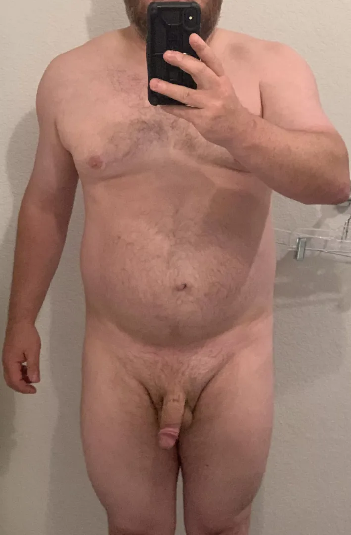 (43, 5-10,215 lbs) Fixing to shower. Anyone care to help me wash my body and soft cock?