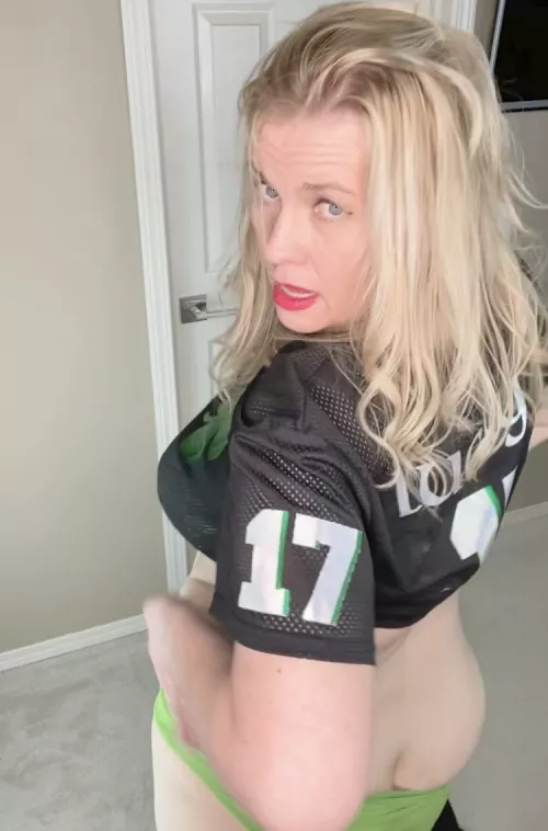 (43) I hope you get lucky tonight ☘️💋