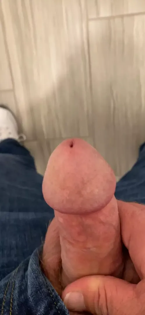 44 good morning beautiful ladies. Dm open