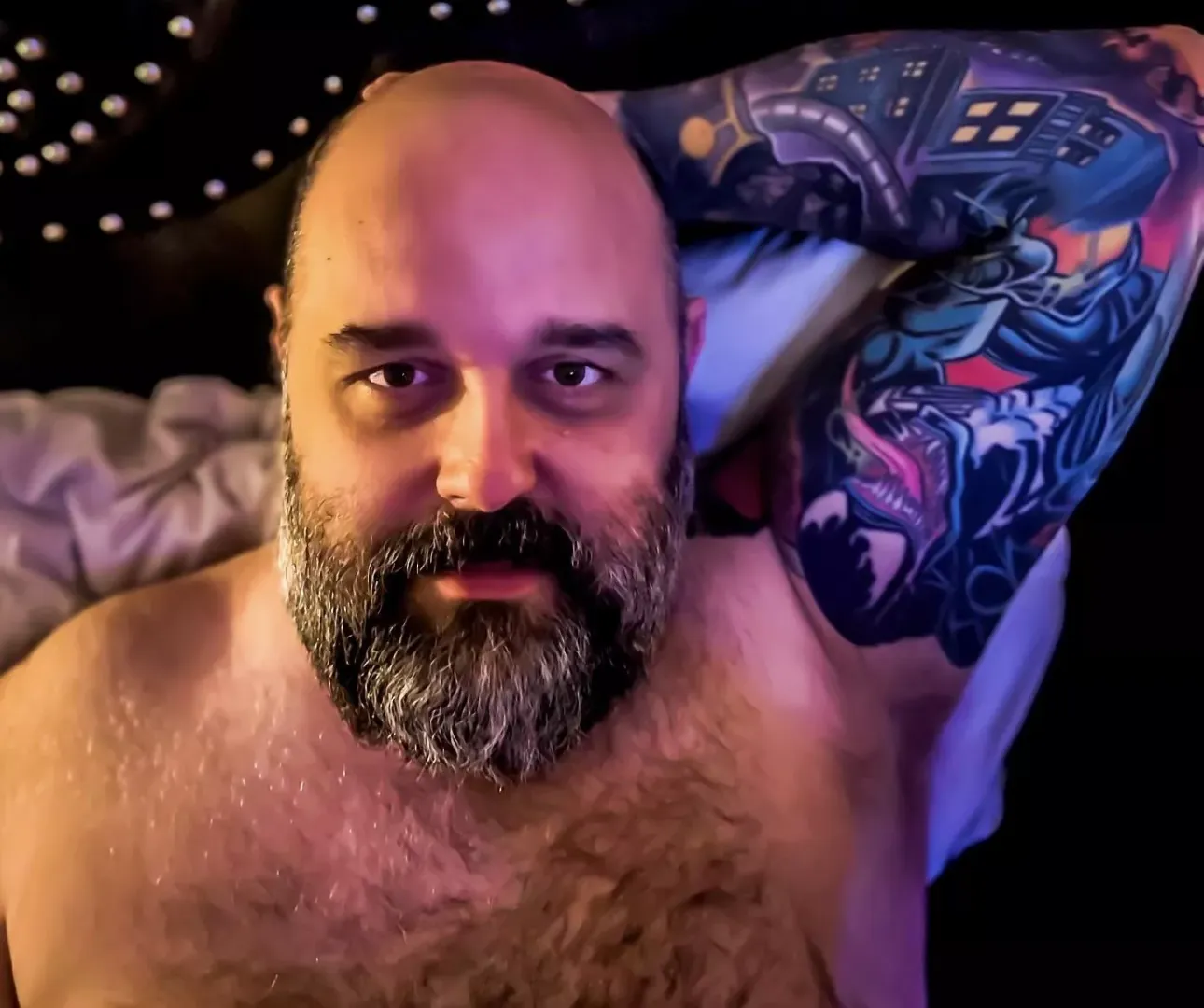 45 [M4F] #Durham - In Durham for work this week and need some fun stress relief to enjoy this hotel room with me. 5’10” Dad Bod and Pleasure Dom if you are into that sort of thing. 