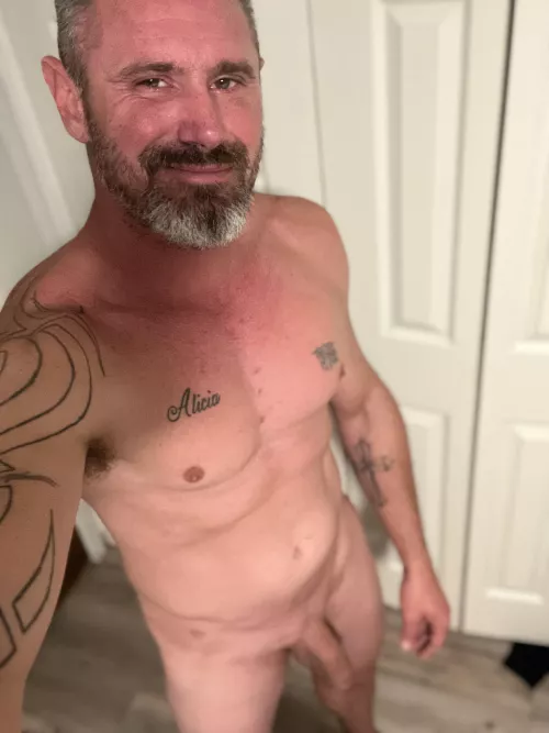 (45) woke up, hit the gym hard this morning and still feeling fluffy!!