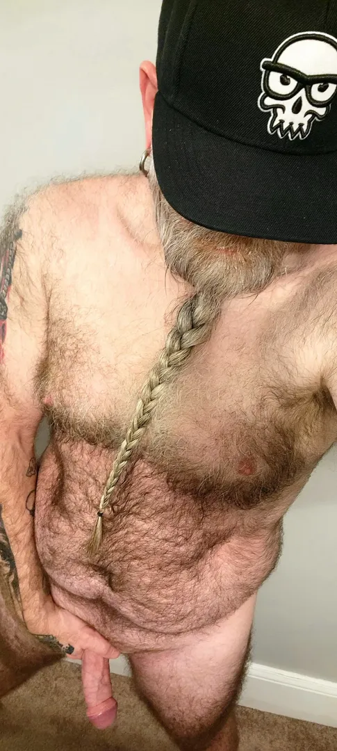 (46) There's 2 types of people: those who love chest hair, and those who are wrong 😎