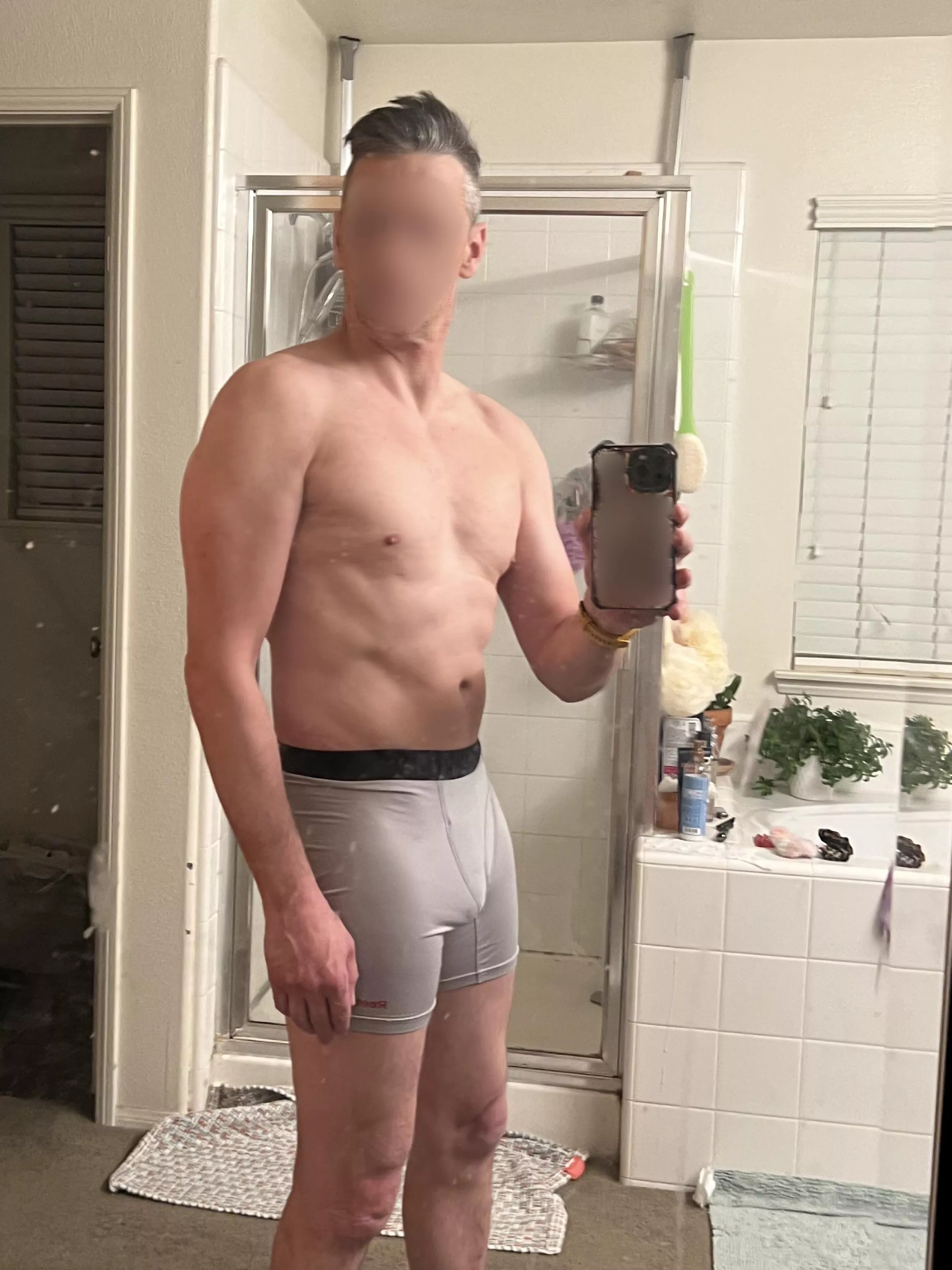 [47]- is my dad bod hot?