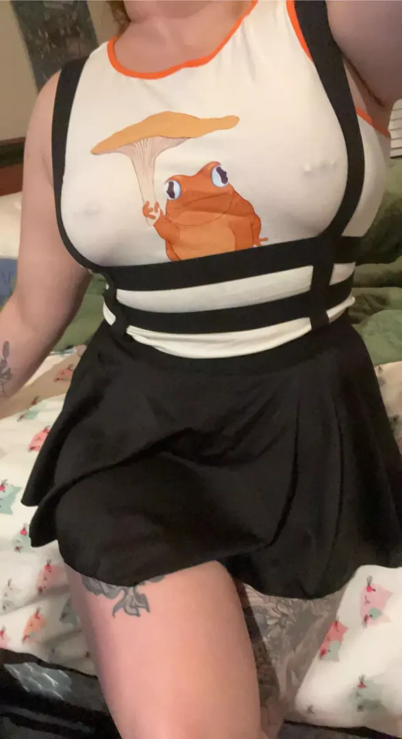 4’9 petite service sub with lots of tattoos..multiple daily posts, very chatty..anal, toys, solo, partner..🖤 let’s get wicked and let me please you