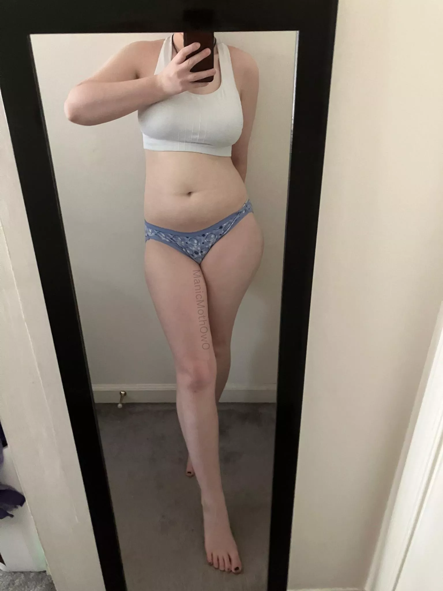 5’ 1” and curvy;P