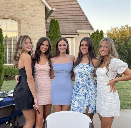 5 Party House girls