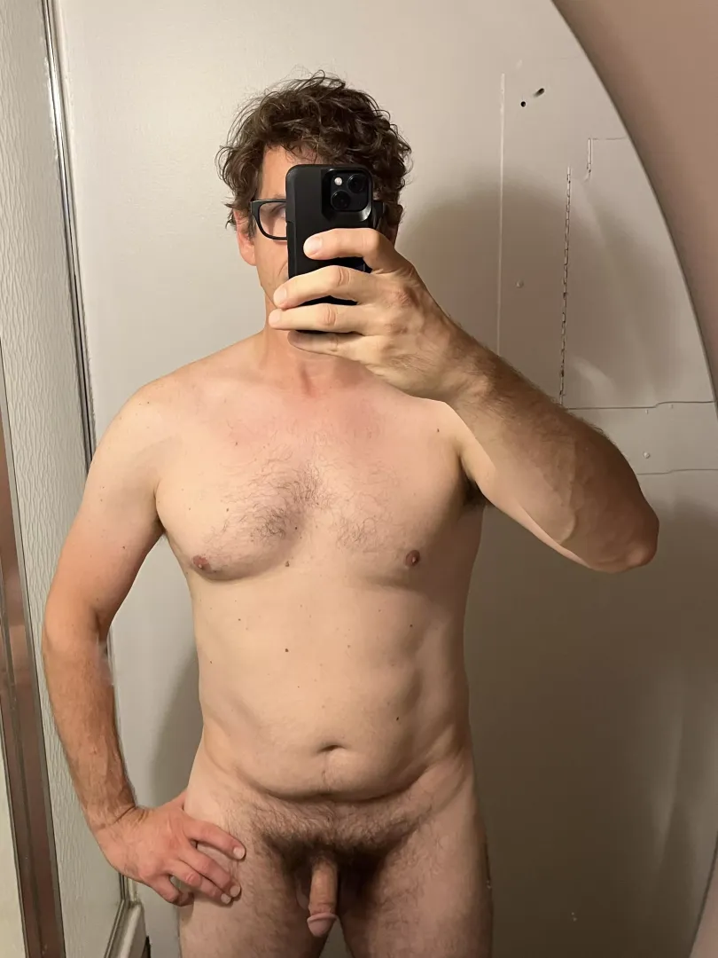 51, 207#, 6’ - Normally nude in the work bathroom.
