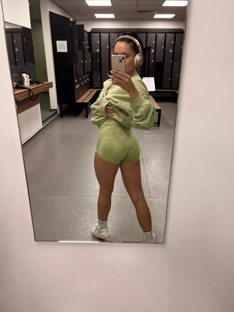 5ft Gym Girl