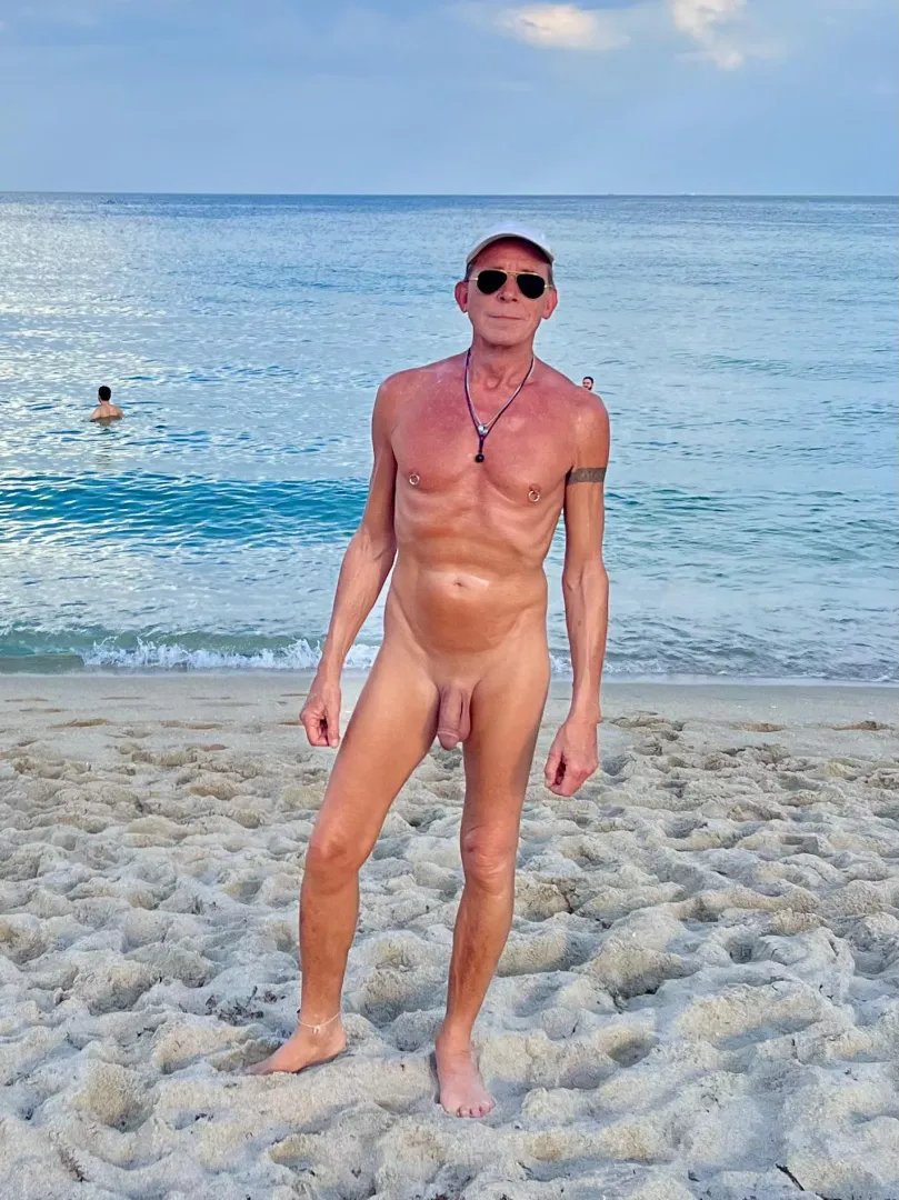 [60] Daddy on the Beach