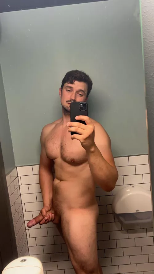 6’3” with big hands, is it What you like?😉