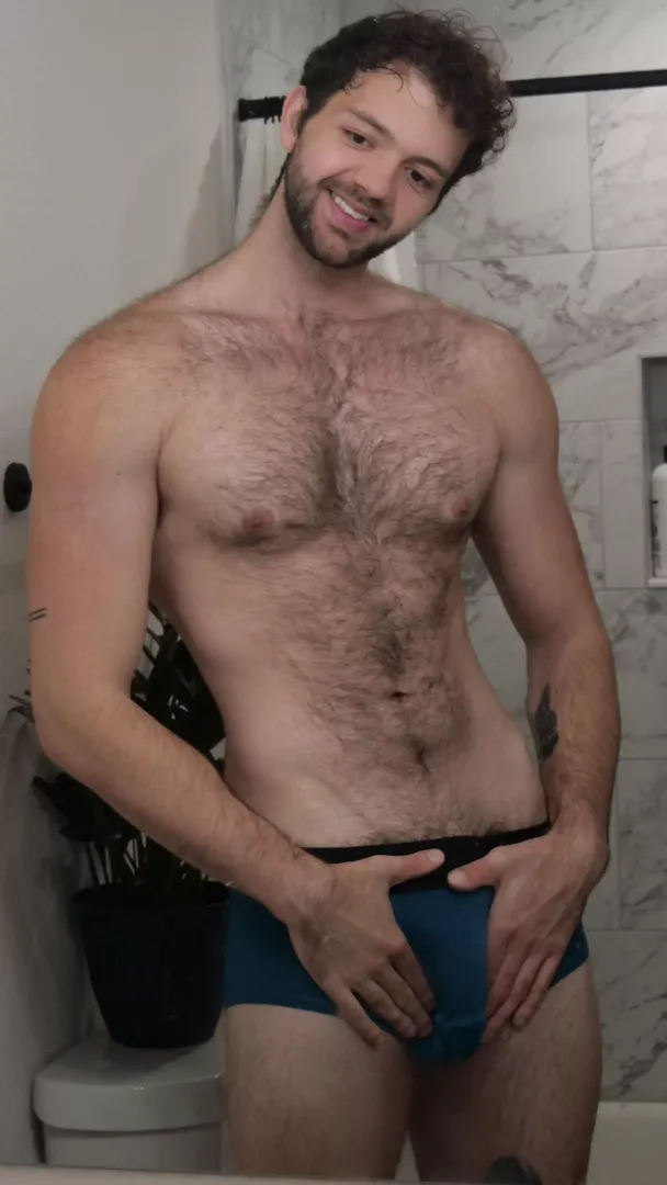 6’8 otter come shower ;) 
