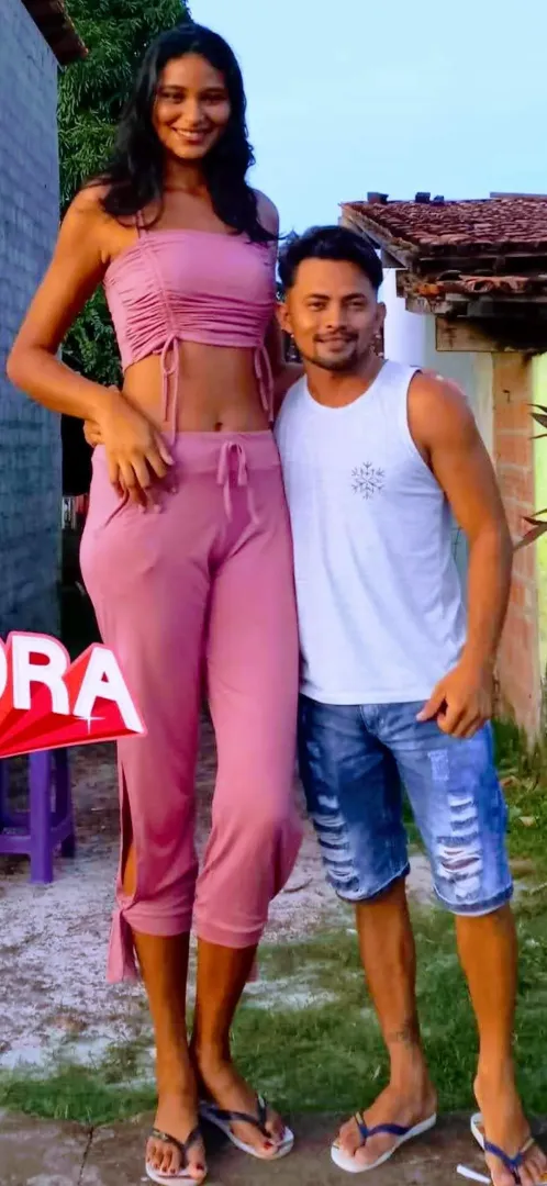 6'9