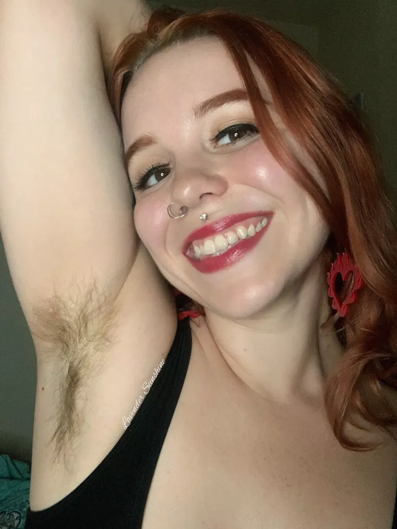 A big smile paired with a fluffy pit 😚