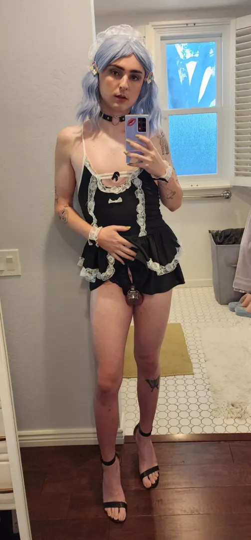 A cage compliments each outfit 😉