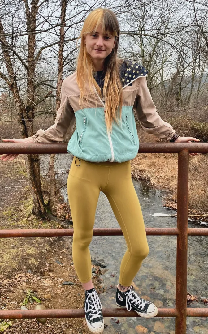 A casual walk outfit in my neon leggings