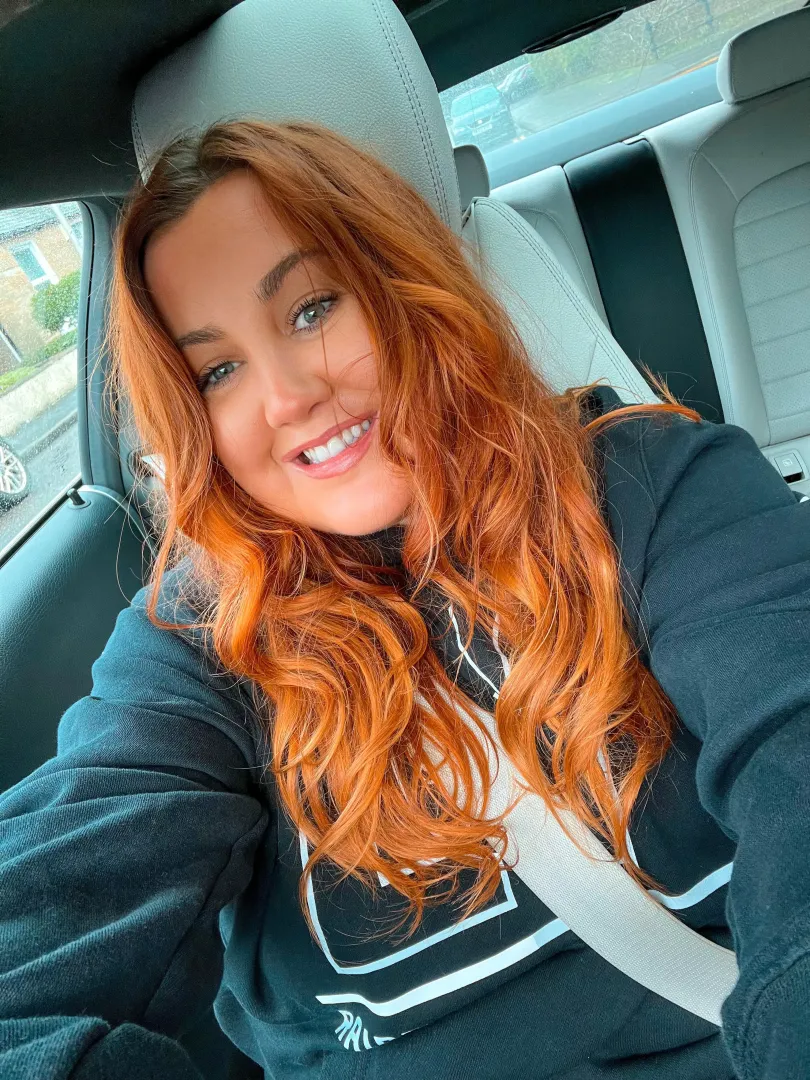 a cheeky car selfie