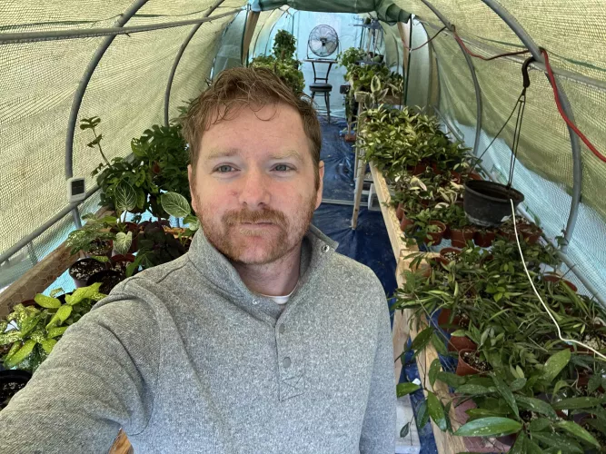 A cold rainy Sunday? Sounds like it’s time to hibernate for this guy. 🛌📺😴