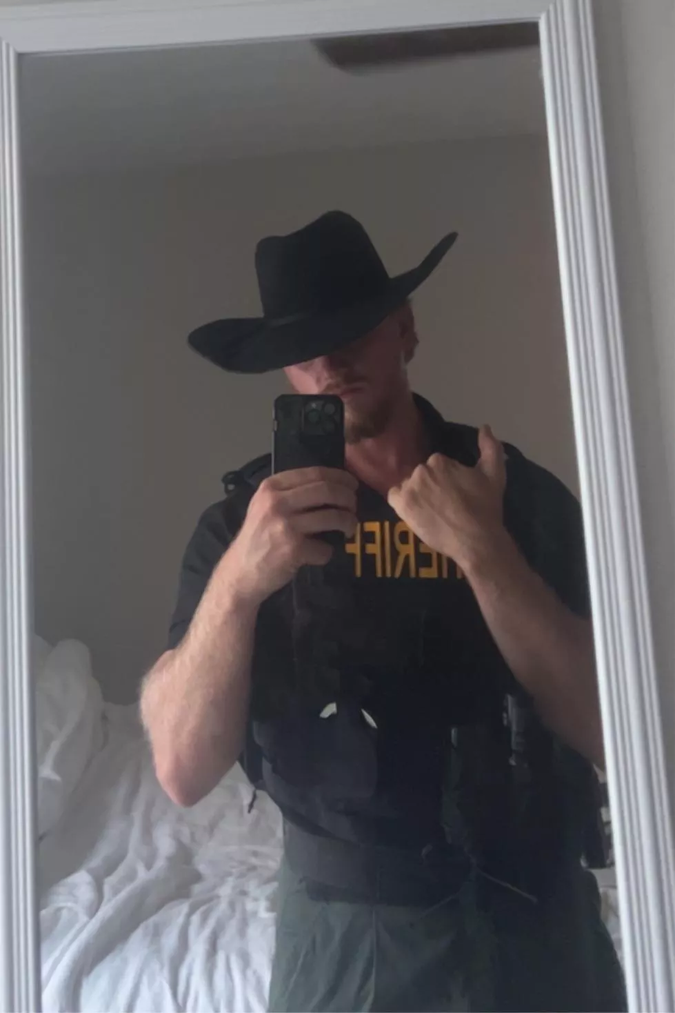 A cowboy hat really makes me wanna fuck at work