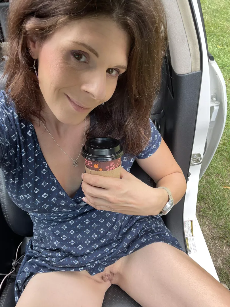 A hot & fresh vanilla latte from a local joint and my hot & needy pussy…goes hand-in-hand in my book ☕️40F☕️