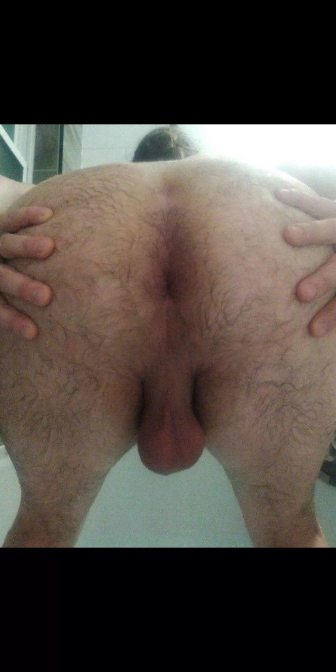 A lil manhole?