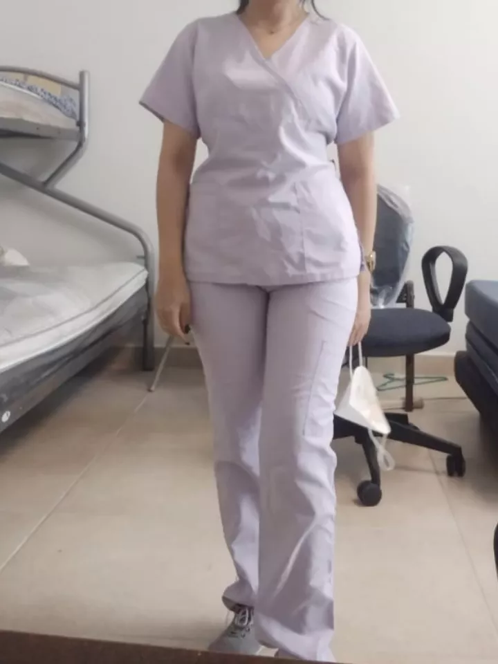 A lilac scrub