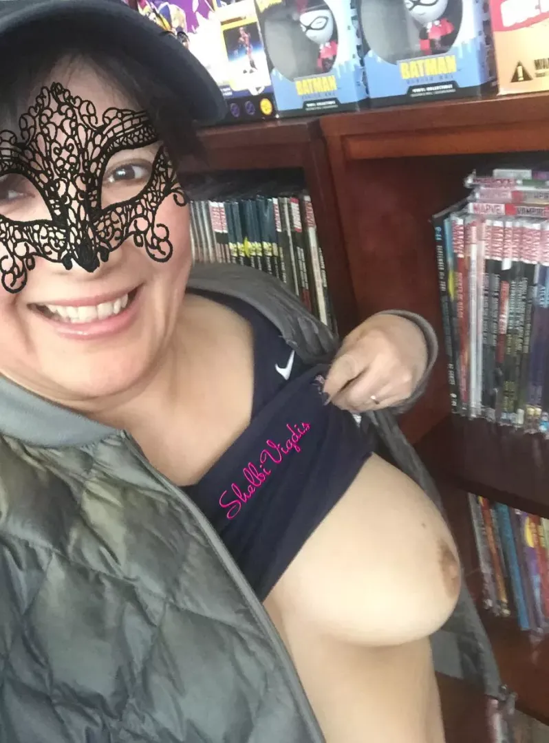 A little [F]lashing at the comic book store!