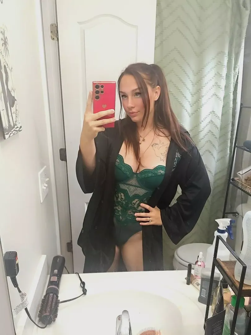 A little peek at my Halloween costume... maybe you'll see me out and about 😘❤️
