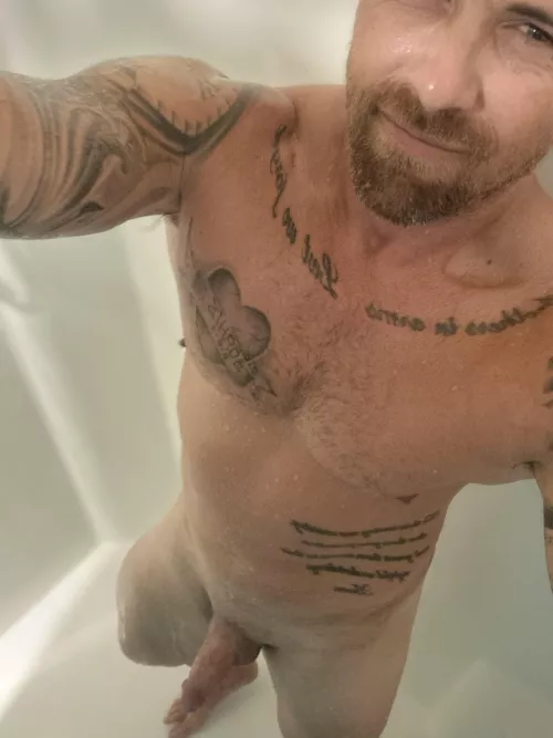 A long hard day needs to finish with a long hard shower 💦