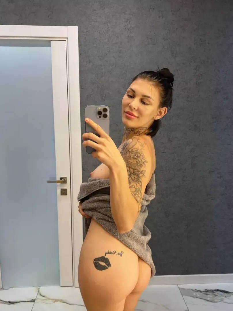 A quick booty shake