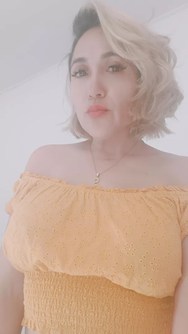 A sunny day braless