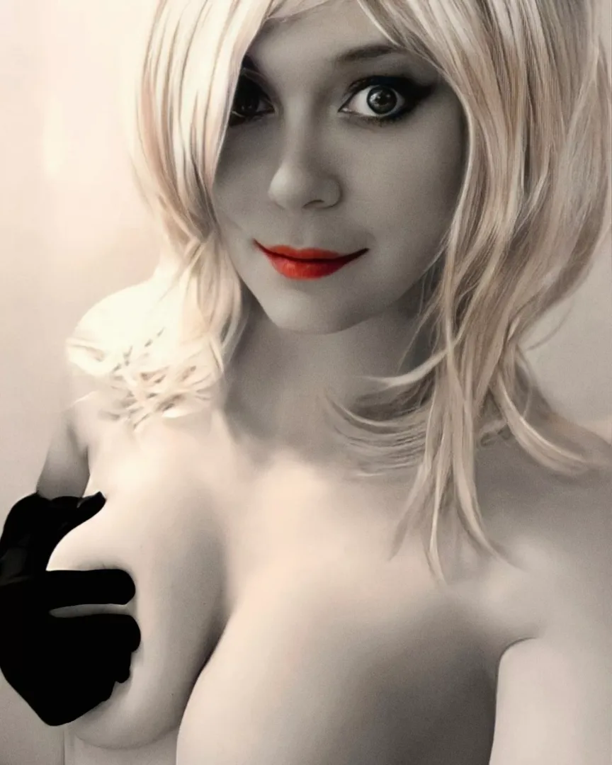 A touch of scarlet