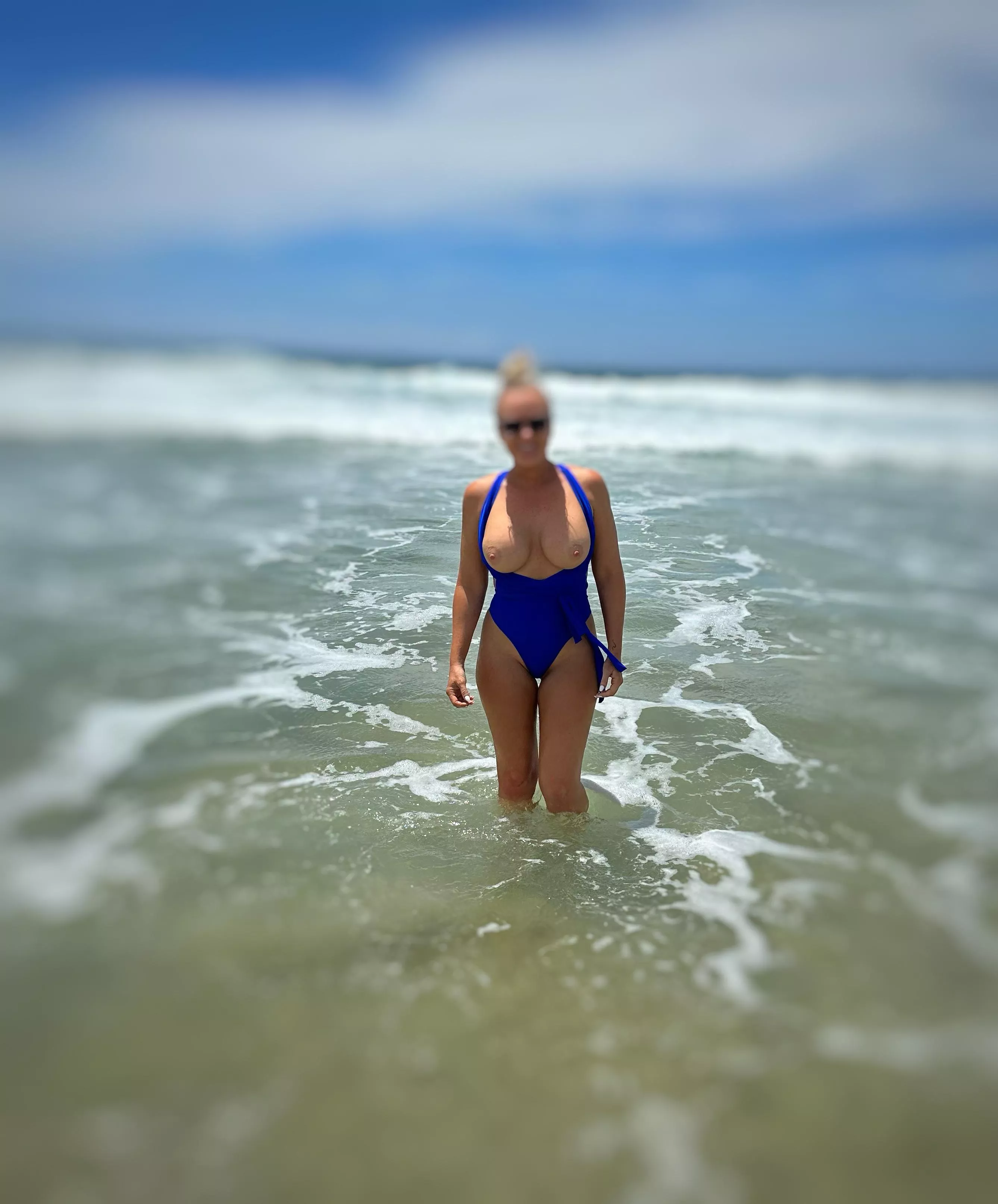 A trip to the beach isn’t complete without getting my tits out