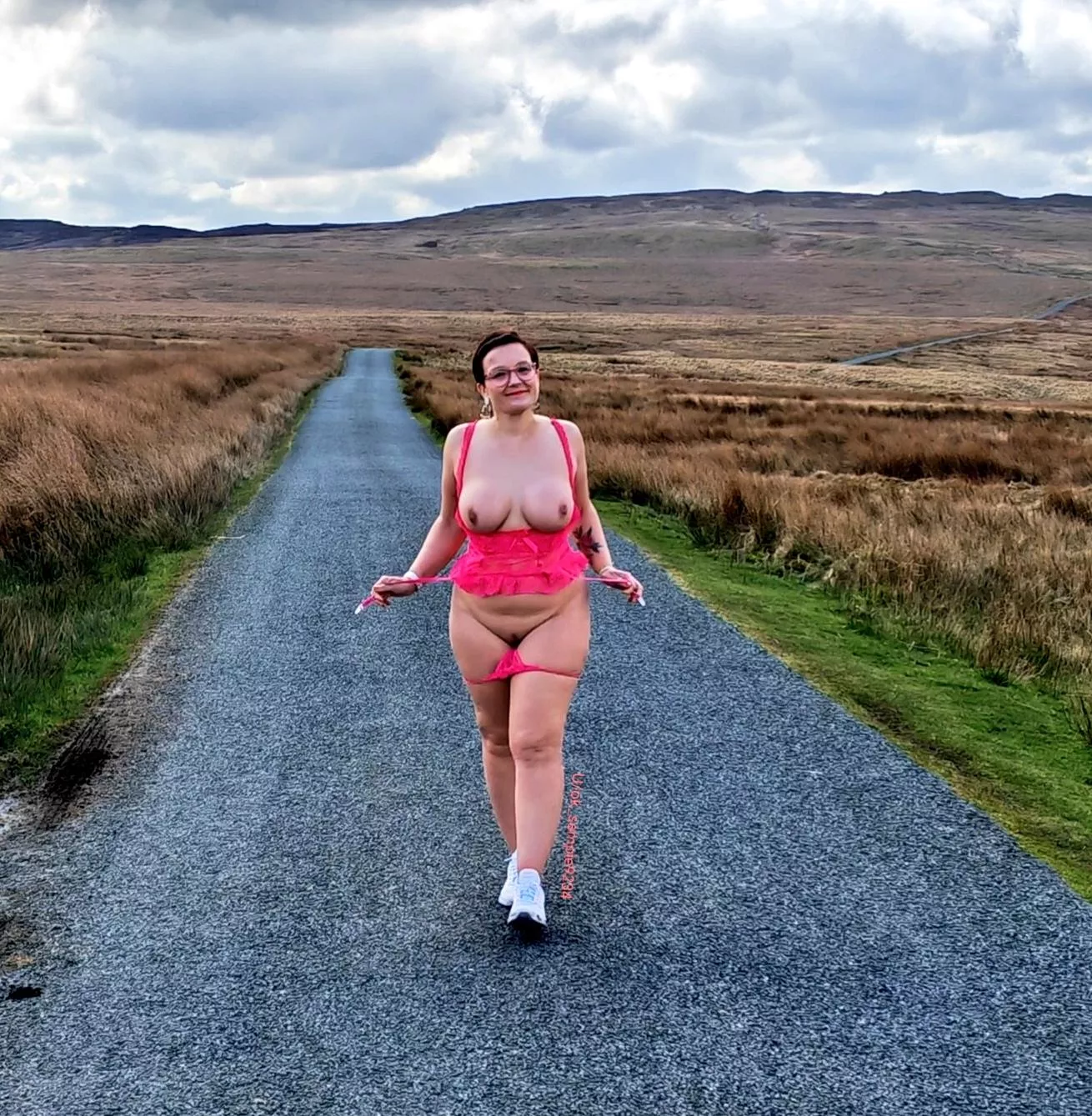 A UK cougar roaming the wild moors xx 42 5ft 