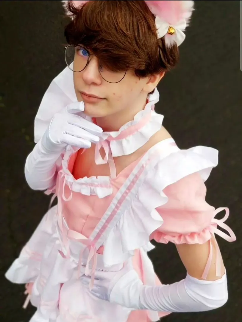 A wild femboy has appeared! What will you do?