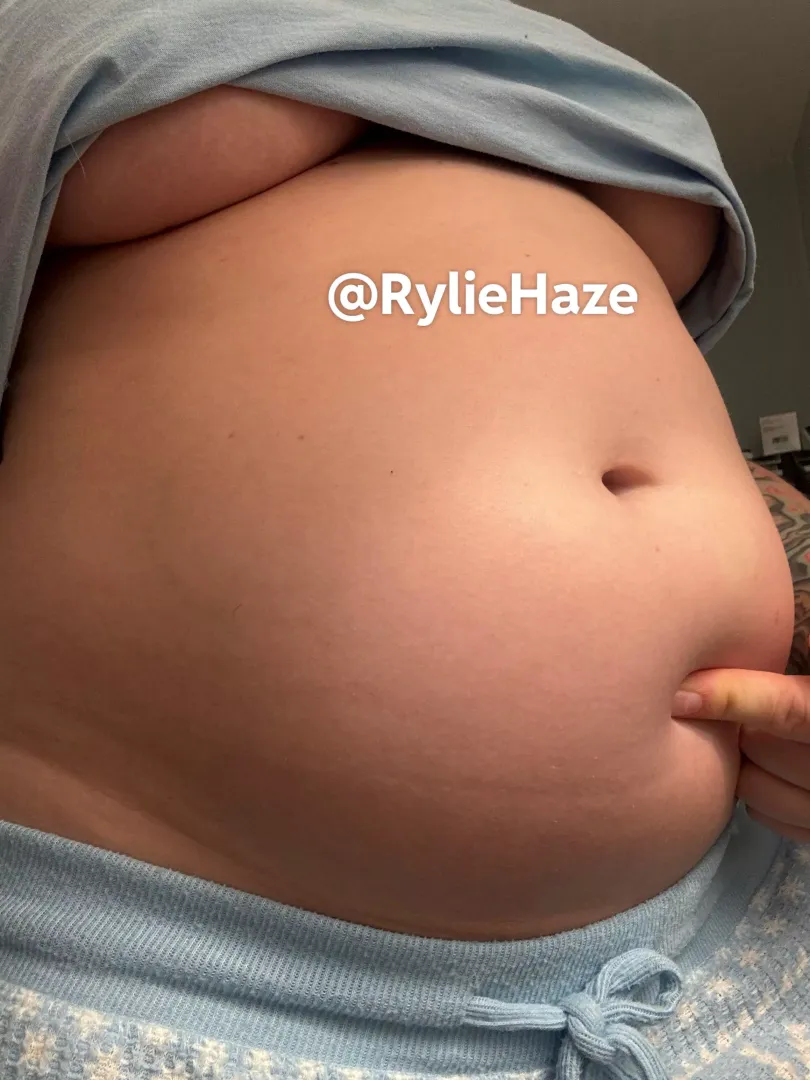 About to pop 🥵