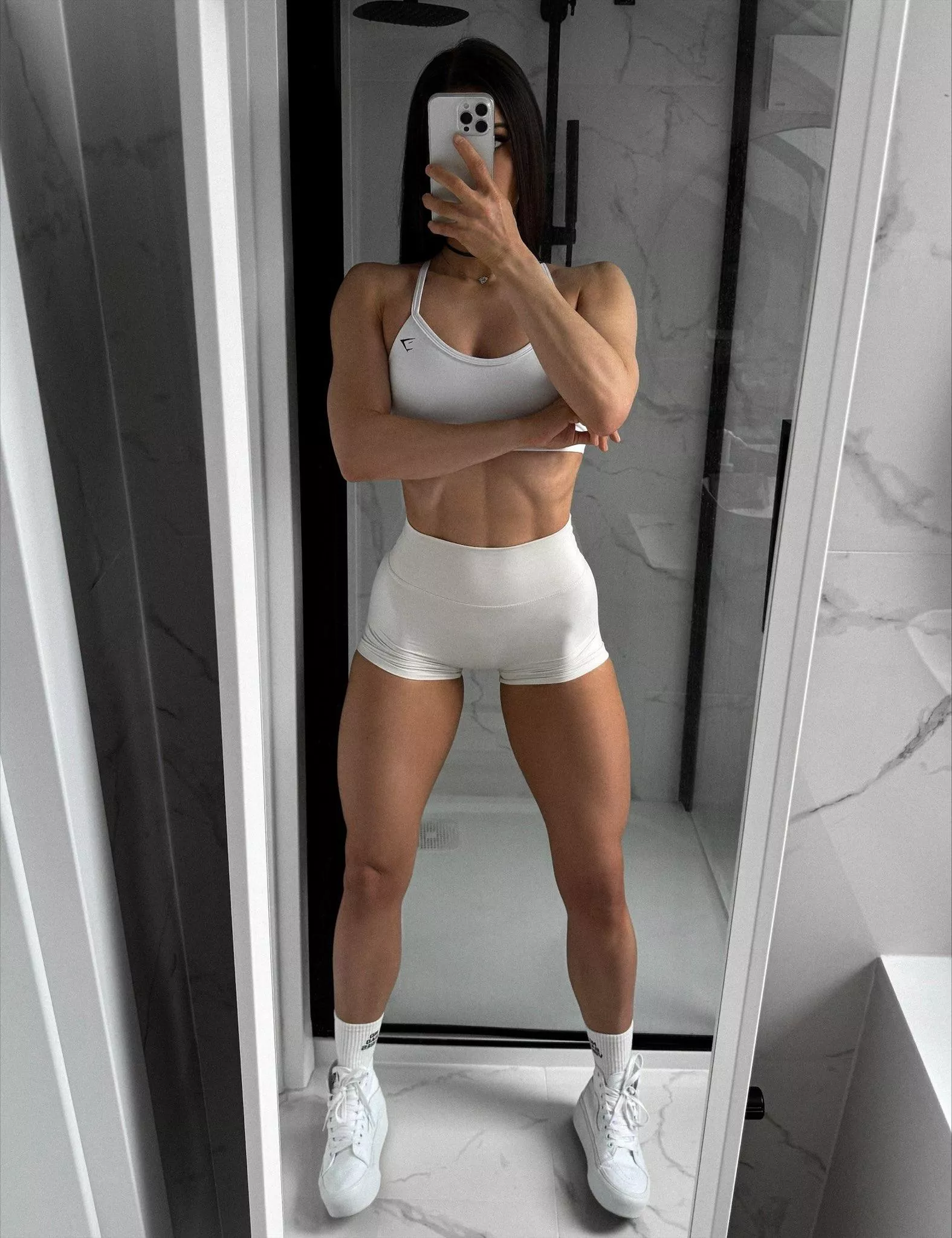 abs and legs flexing [f]