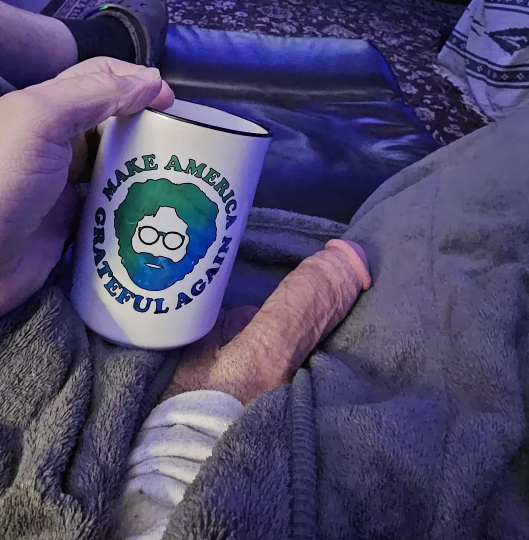 Absolutely baked..finishing this up and going to bed, how's my cup? [M]
