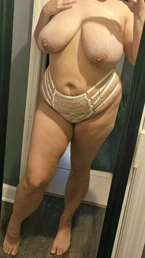 Absolutely love these panties so I wanted to share how sexy I feel ☺️ 😘