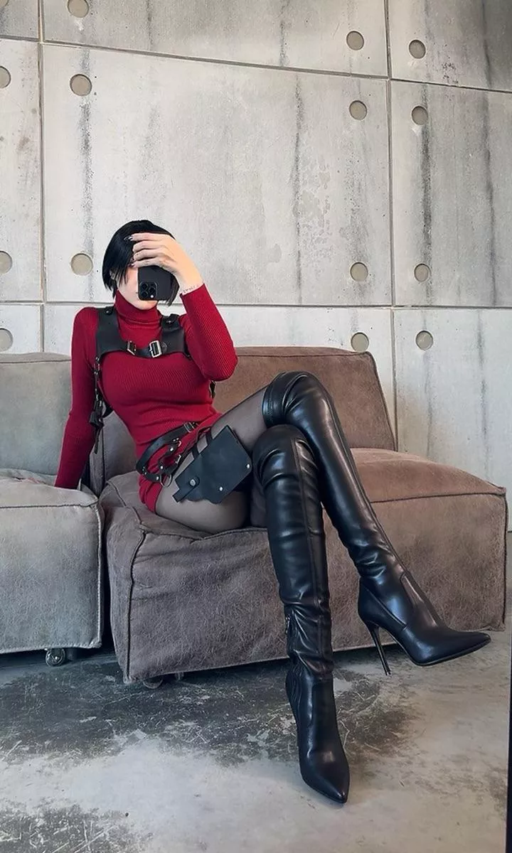 Ada Wong cosplay by Alina Becker 